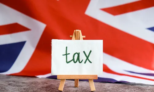 How much tax do you pay on a second job in the UK?